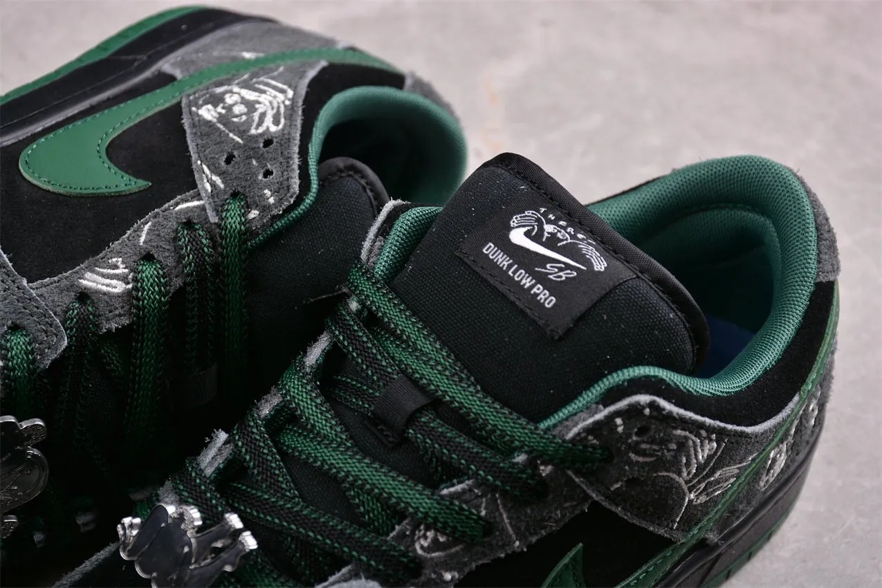 Nike SB Dunk Low There Skateboards  HF7743-001