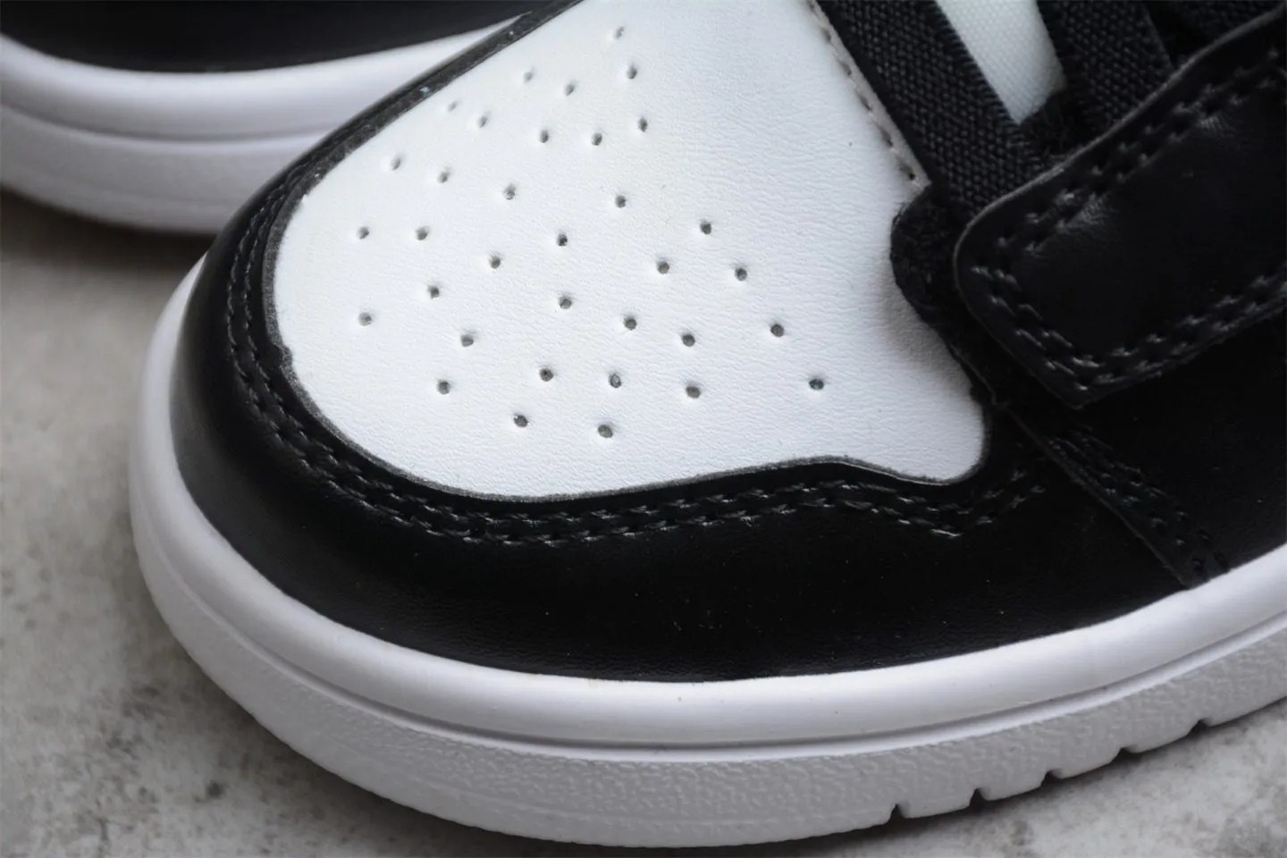 （Kid）Jordan 1 MID