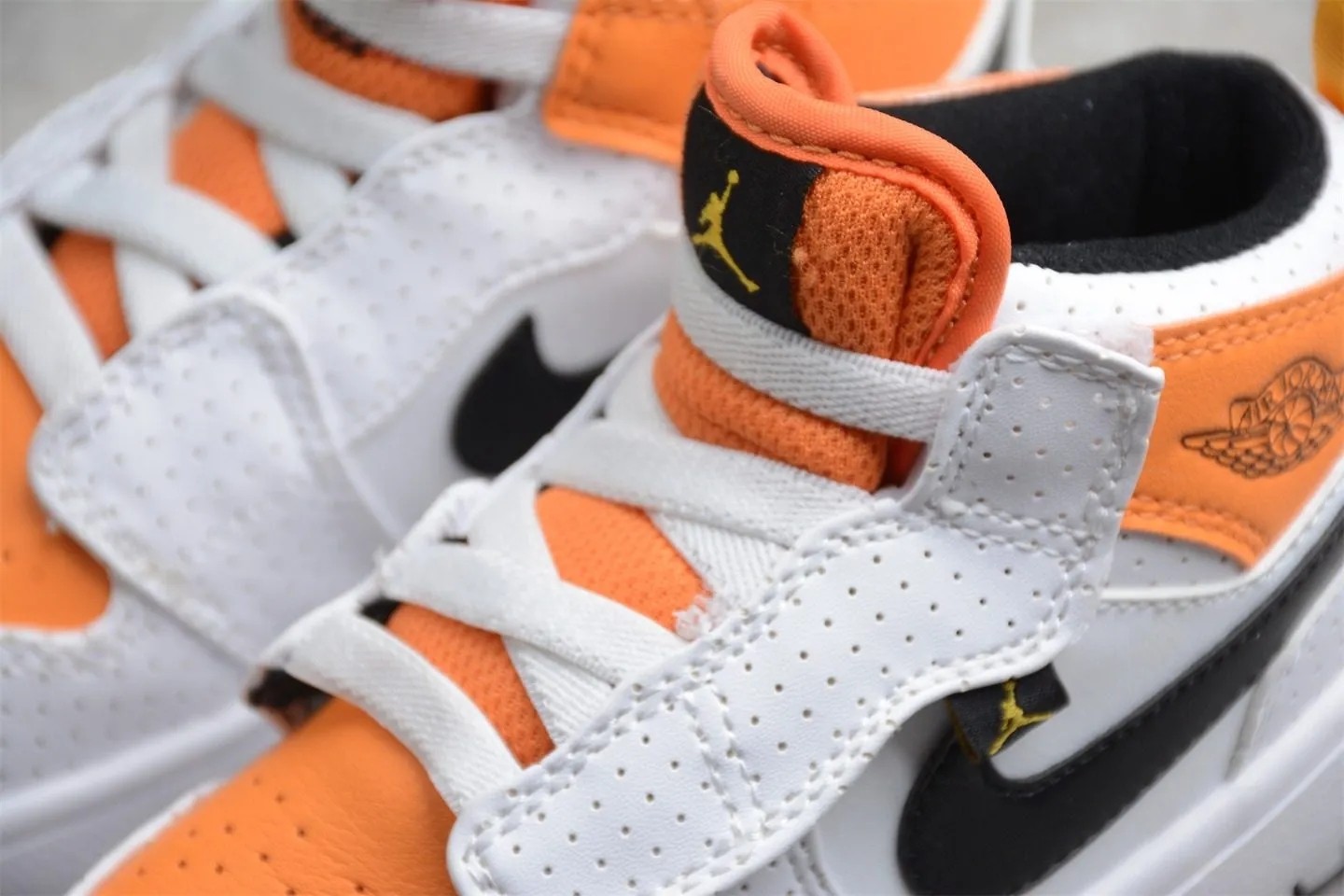 （Kid）Jordan 1 MID