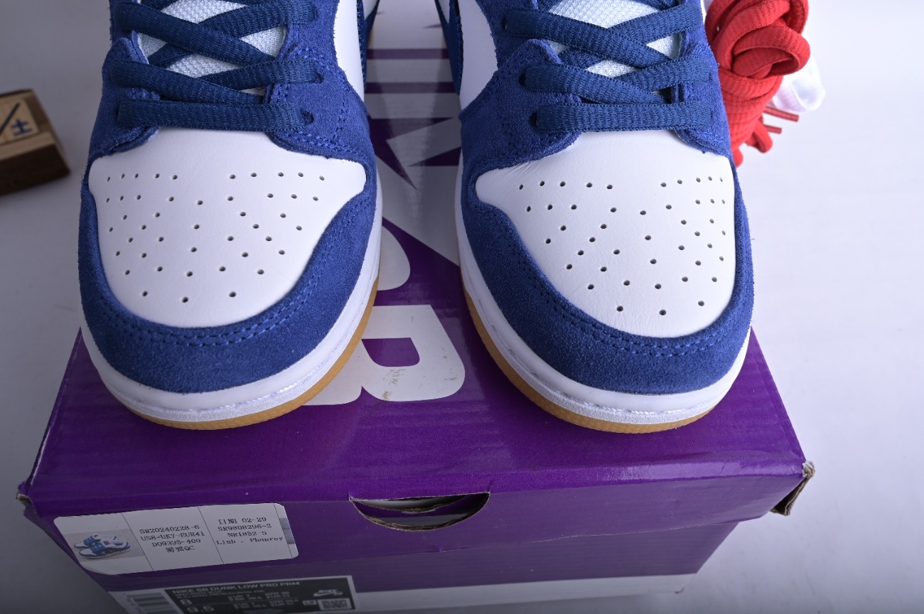 Nike SB Dunk Low Los Angeles Dodgers DO9395-400