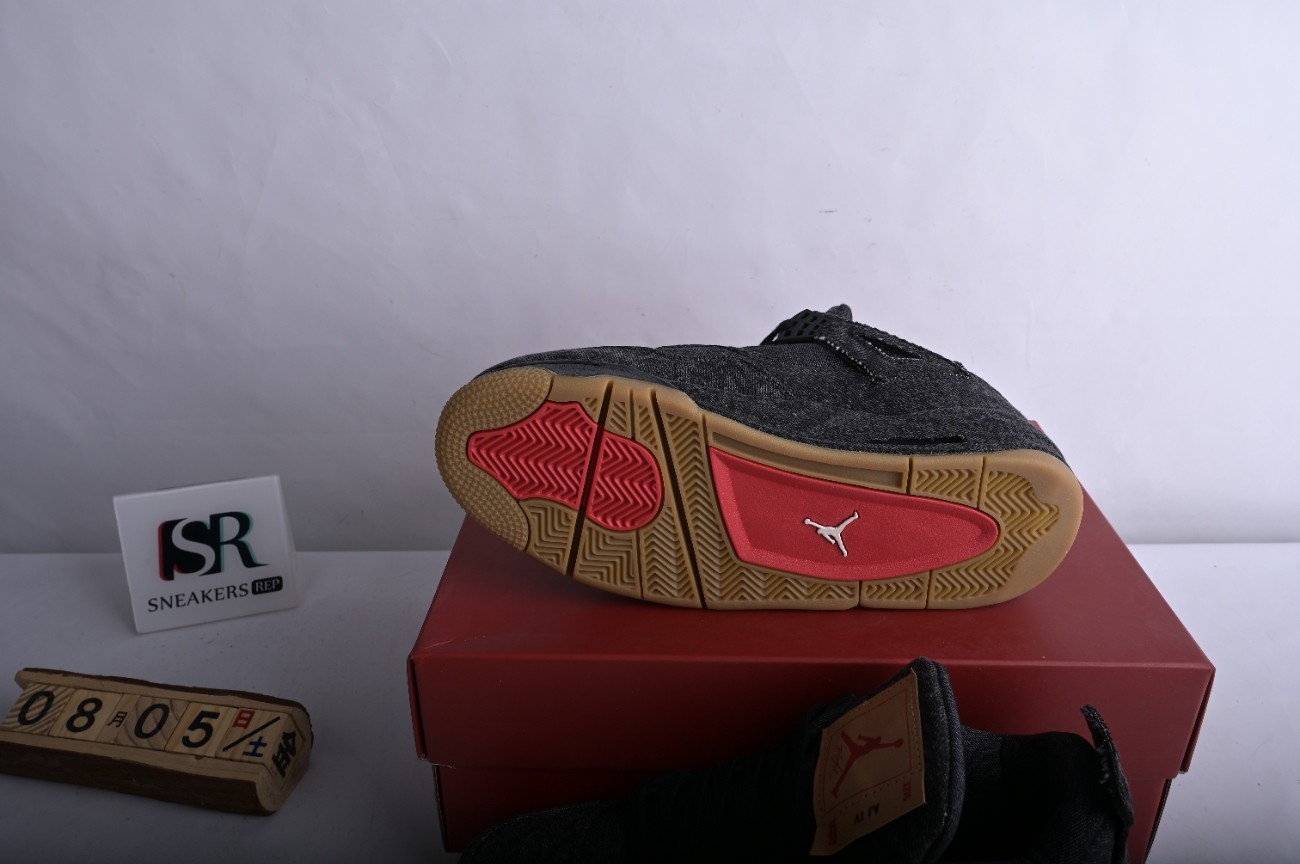 Jordan 4 Retro Levi