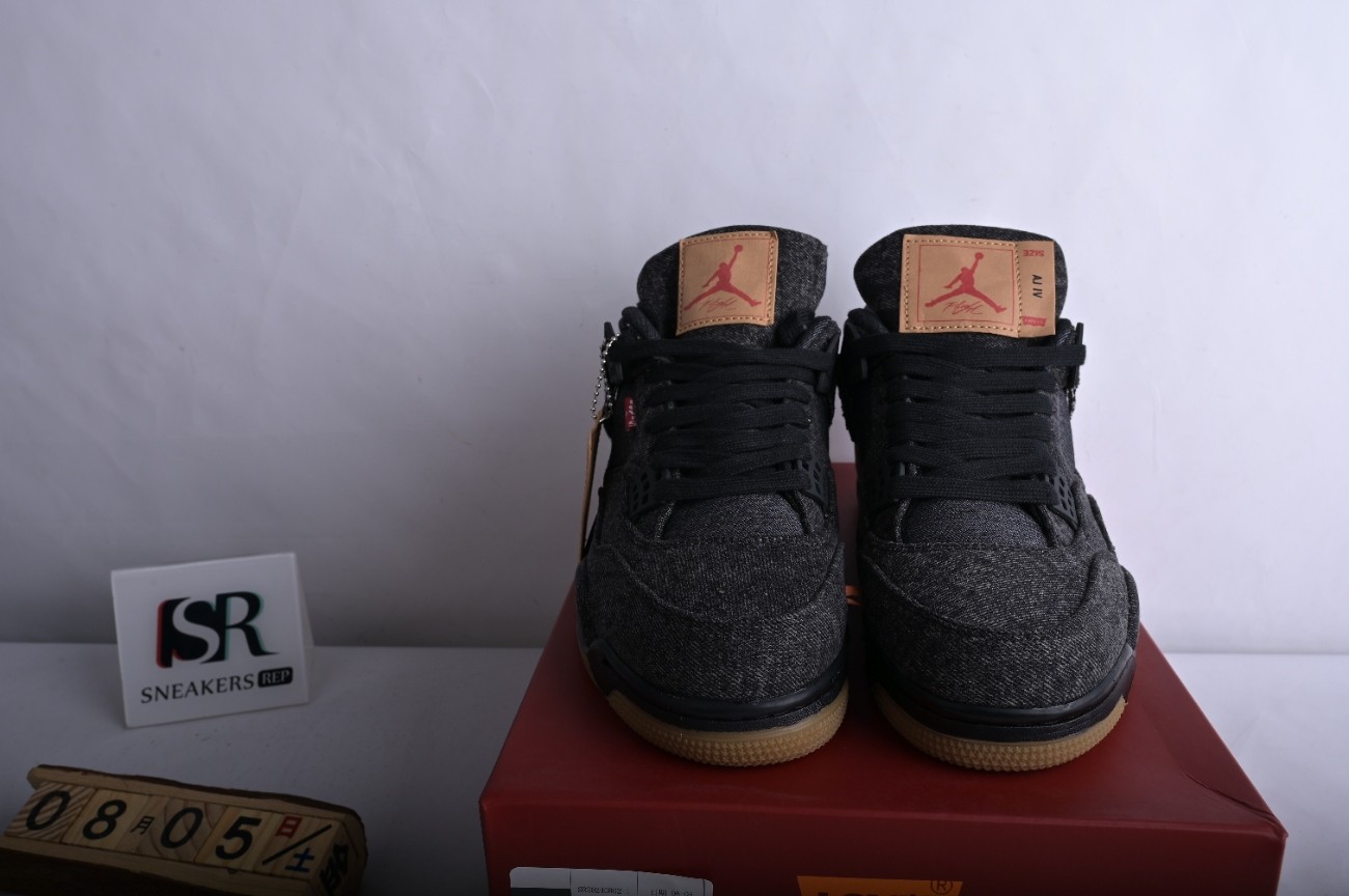 Jordan 4 Retro Levi