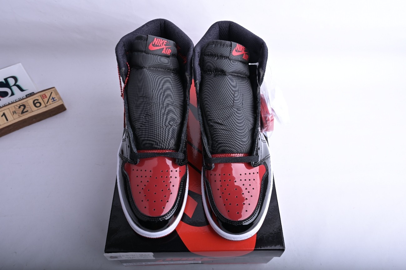Jordan 1 Retro High OG Patent Bred 555088-063
