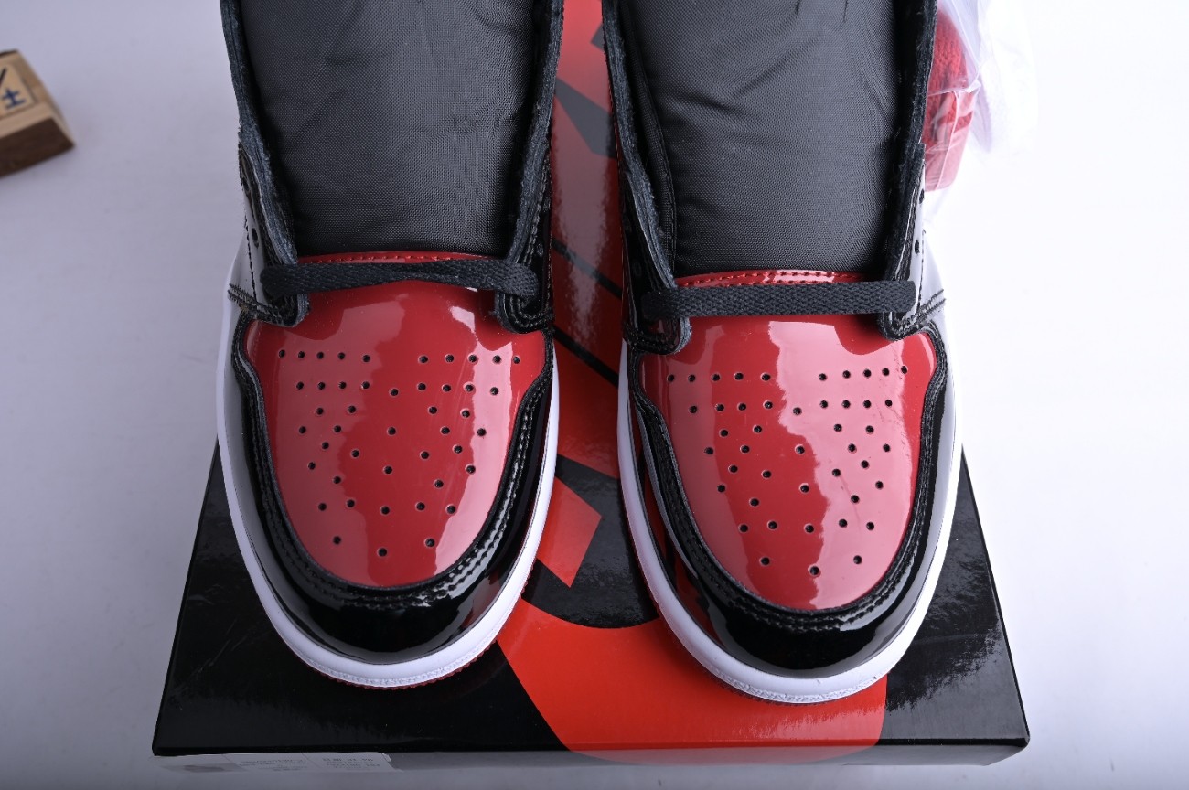 Jordan 1 Retro High OG Patent Bred 555088-063