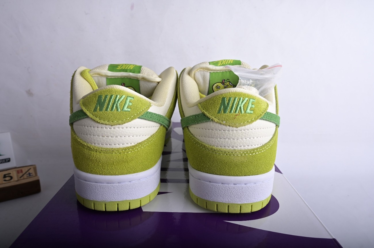 Nike SB Dunk Low Green Apple DM0807-300