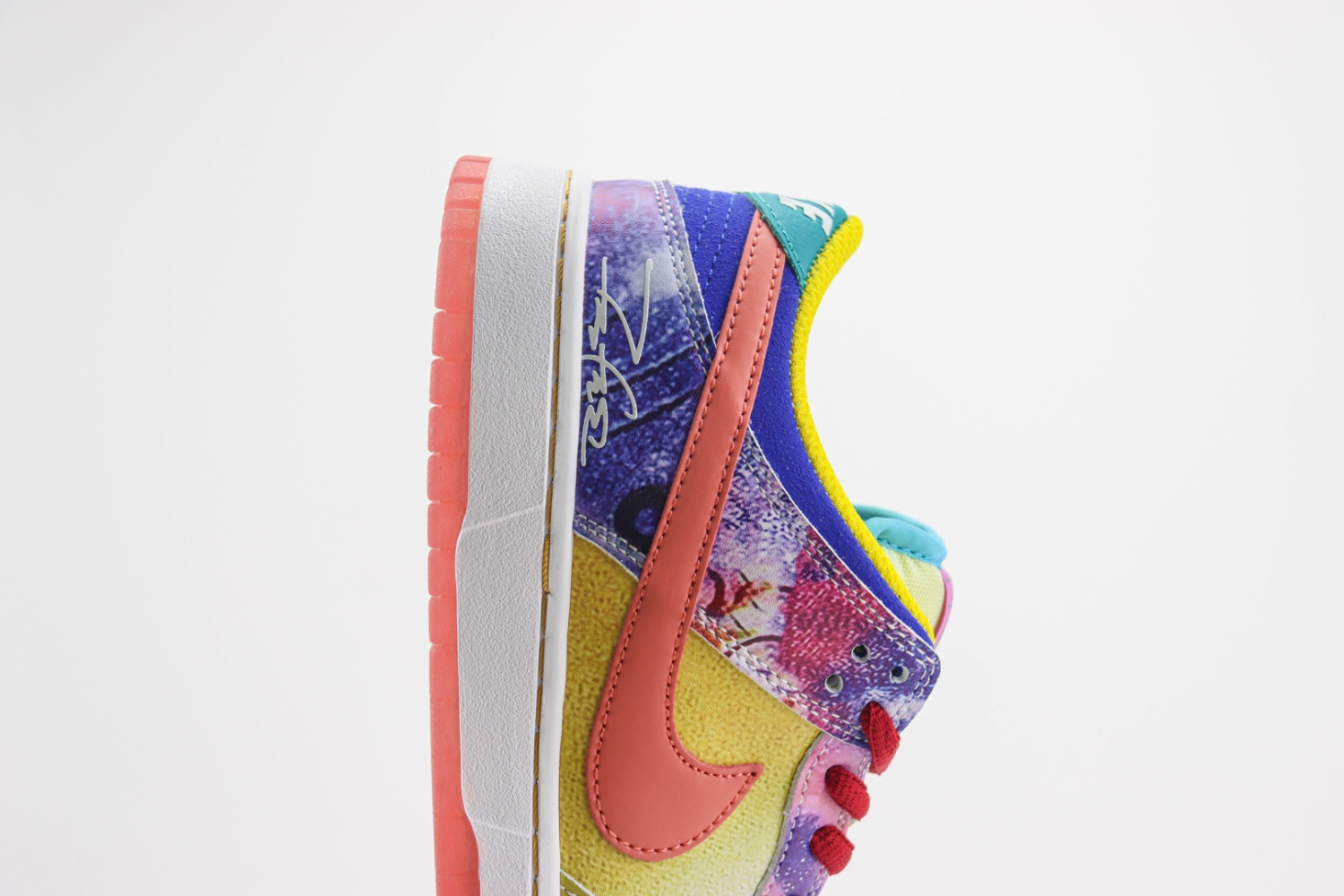 Nike SB Dunk Low Futura Laboratories Sunblush (Friends and Family)   HF6061-700