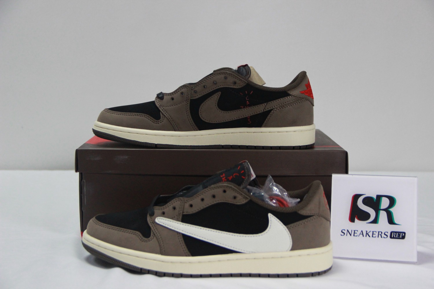 Jordan 1 Retro Low OG SP Travis Scott CQ4277-001