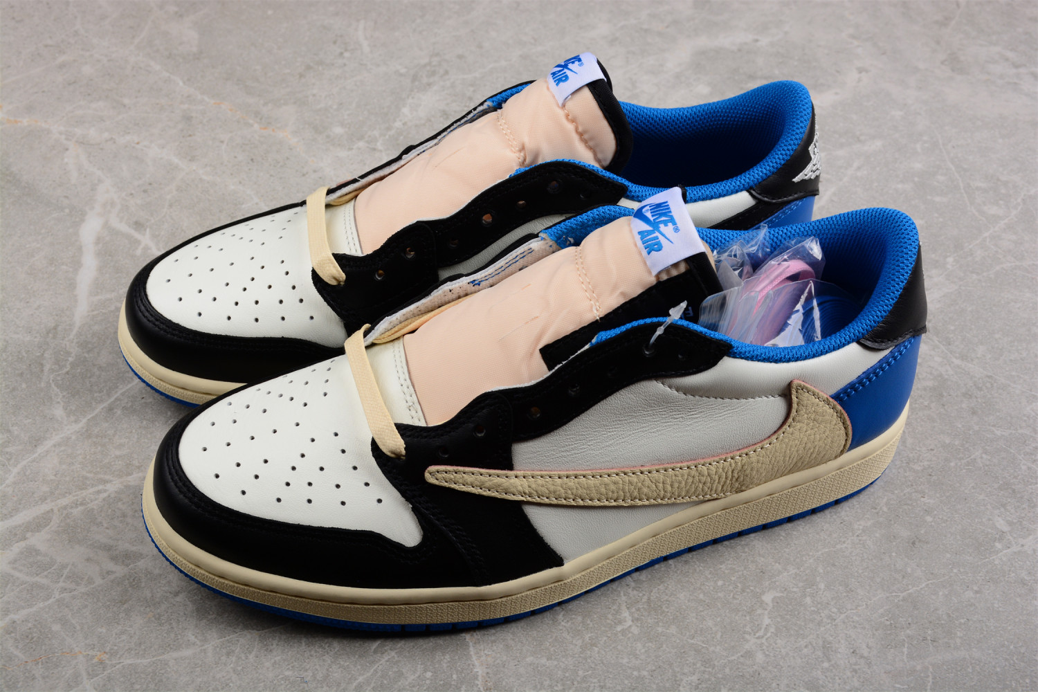 Jordan 1 Low Fragment x Travis Scott DM7866-140