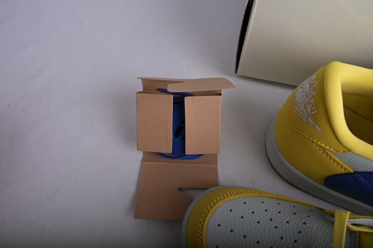 Fragment x Travis Scott x Air Jordan 1 Low DZ4137-700