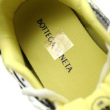 Bottega Veneta Orbit  Yellow 741357v2x407421