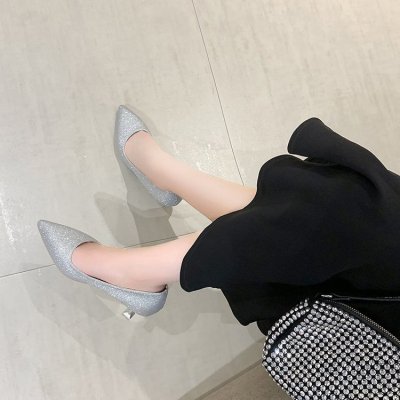 Niche nude color shallow mouth pointed toe shoes