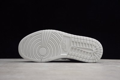 Jordan 1 Low Paris CV3043-100