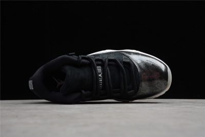 Jordan 11 Retro Low Barons 528895-010