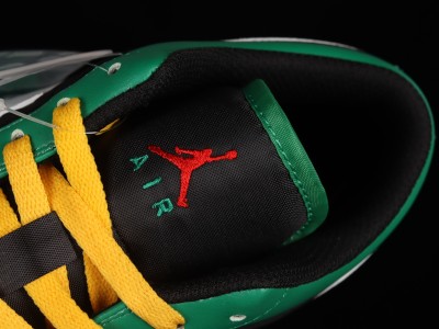 Jordan 1 Low SE Holiday Special (2022) DQ8422-300