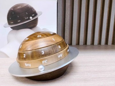 Creative handmade wooden planet calendar