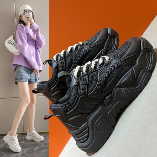 Xiaoxiangfeng daddy shoes, pure black women's ins fashion, 2022 autumn new style, easy to match with thick soled heightening leisure sports shoes