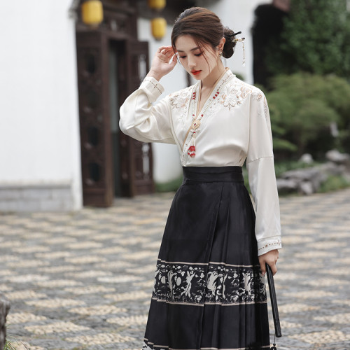 Ming made horse face skirt Chinese style daily long-sleeved Hanfu silver black horse