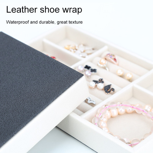 Compartmented jewelry leather box
