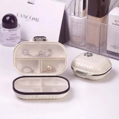 Portable Daily Pill Case – Convenient & Compact Organizer for Daily Medication & Vitamins