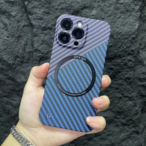 Carbon Fiber Texture Frameless iPhone Case for Magnetic Charging - Sleek and Durable