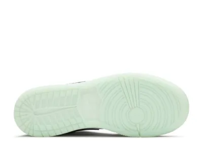 AIR JORDAN 1 MID SE GS 'GLOW IN THE DARK PANDA' BQ6931-103