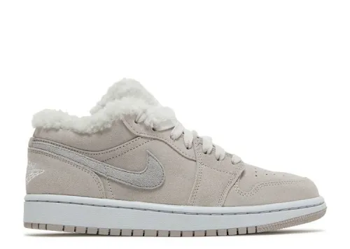 WMNS AIR JORDAN 1 LOW SE 'SHERPA FLEECE' DO0750-002