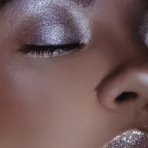 Sparkling Glitter Eyeshadow Pencil – Easy Application & Stunning Shine