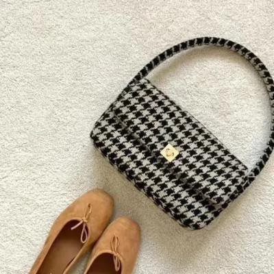2 Colors Women Houndstooth Shoulder Bag Letter Print Fashion 2023 New Ladies Retro Spliced Handbag