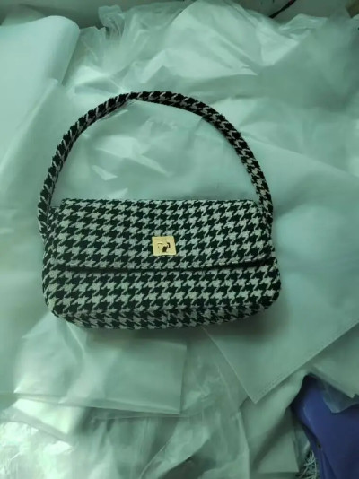 2 Colors Women Houndstooth Shoulder Bag Letter Print Fashion 2023 New Ladies Retro Spliced Handbag
