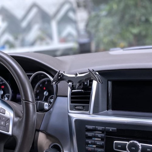 Alloy Material Bat Car Phone Holder