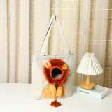 Lion-shaped Shoulder Bag