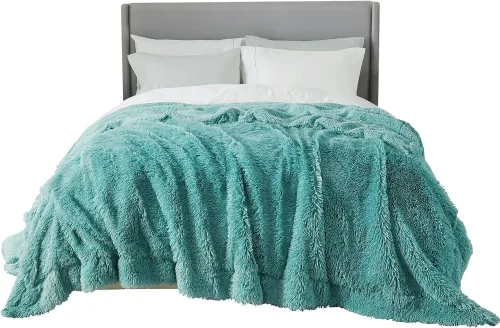 Faux Fur King Size Blanket Green – Fuzzy, Fluffy, and Shaggy Faux Fur, Soft and Thick Sherpa, Cozy Warm Decorative Gift, King Blanket for Bed, 108x90 Inches, 640 GSM