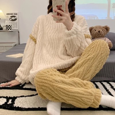 Colorblock Round Collar Plush Pajamas Set
