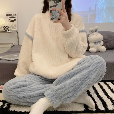 Colorblock Round Collar Plush Pajamas Set