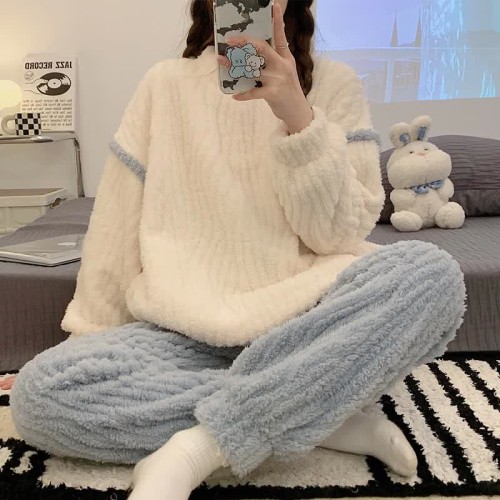 Colorblock Round Collar Plush Pajamas Set