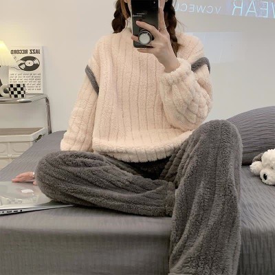 Colorblock Round Collar Plush Pajamas Set
