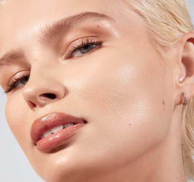 Lightform Extended Hydration Foundation
