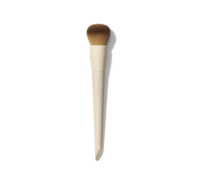 A24 Signature Foundation Brush