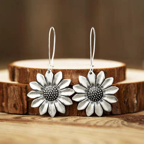 Wisherryy Western Vintage 3D Sunflower Earrings