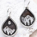 Wisherryy Vintage Landscape Carving Moonstone Earrings